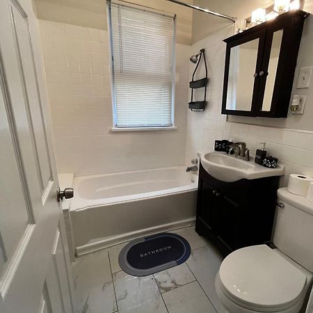 Spacious Cozy Private Room Newark Bagian luar foto